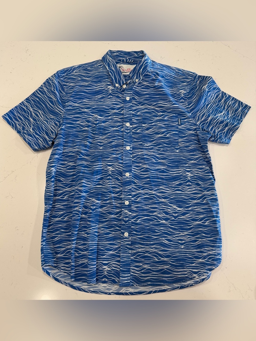 chubbies Men’s Blue Short-Sleeve Button-Up with White Wave Print - Large